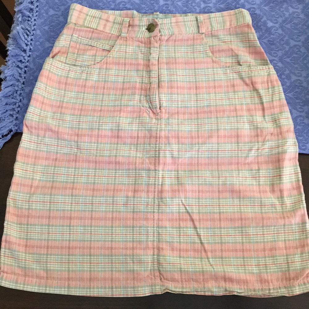 Patterned mini skirt